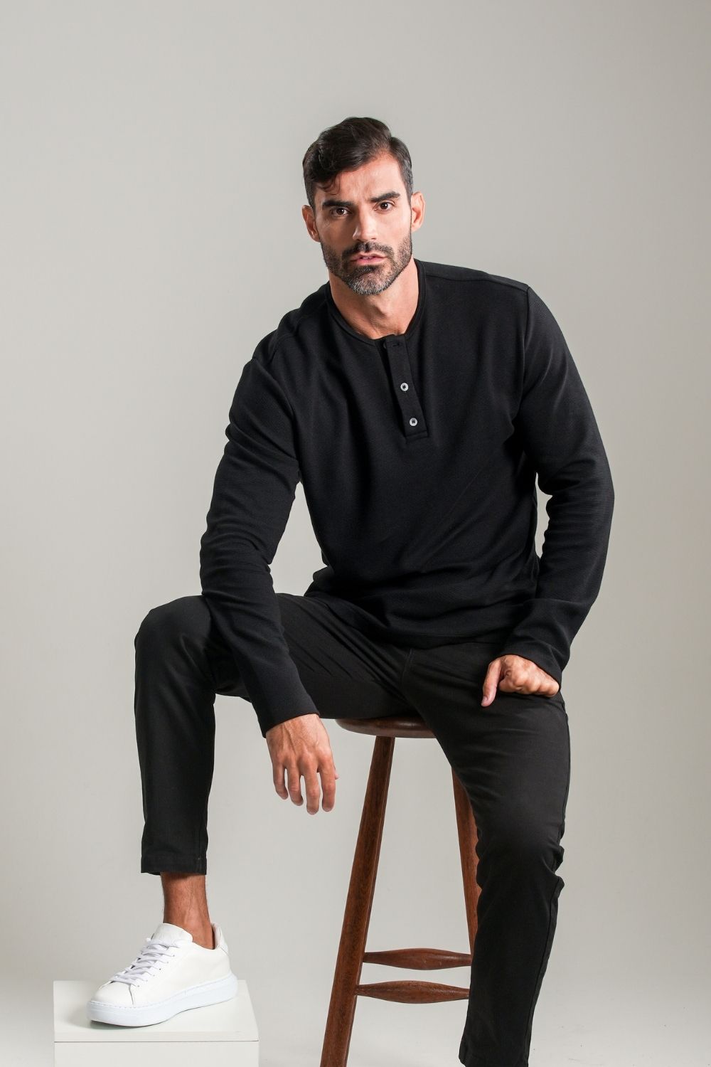 Camisa Henley Gold Manga Comprida Preta - Linha Essential