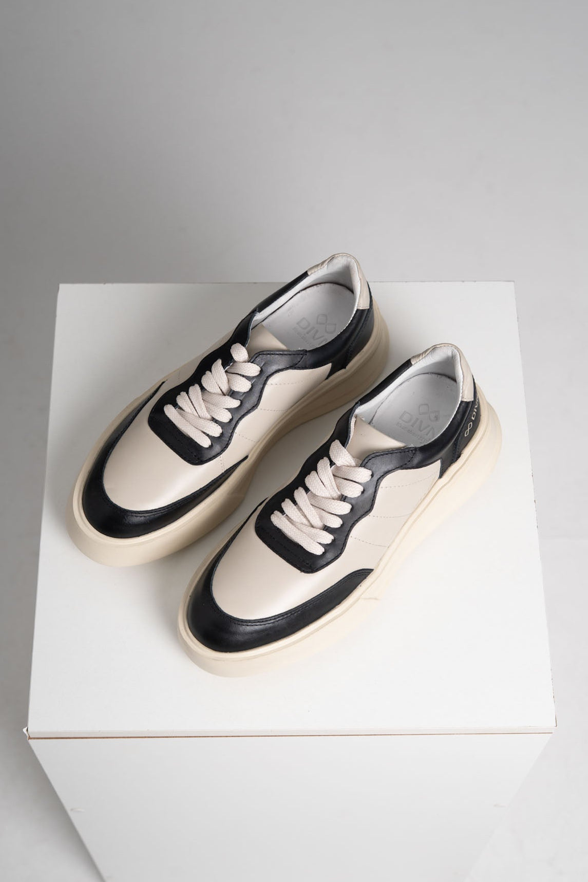 Tênis Life Style Areia e Preto - Linha Essential